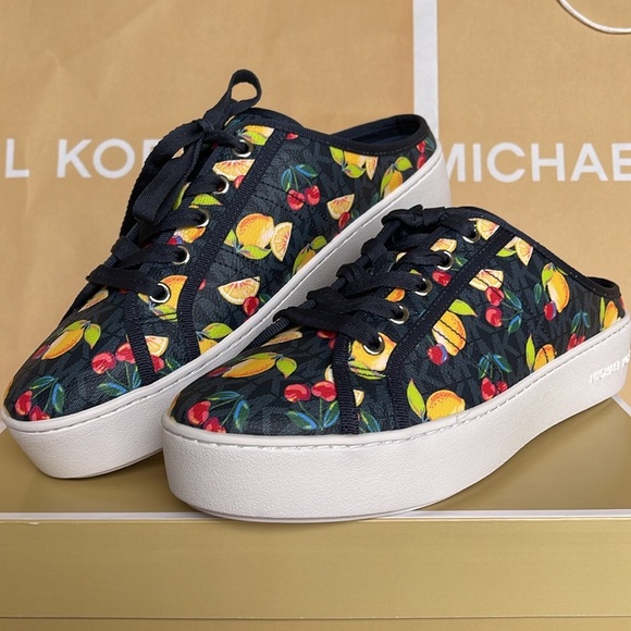 Michael Kors POPPY SLIDE SNEAKERS 
FRUIT PAINT MK SIG SM
49T4POFP1Q Platforms - Picture 4 of 16